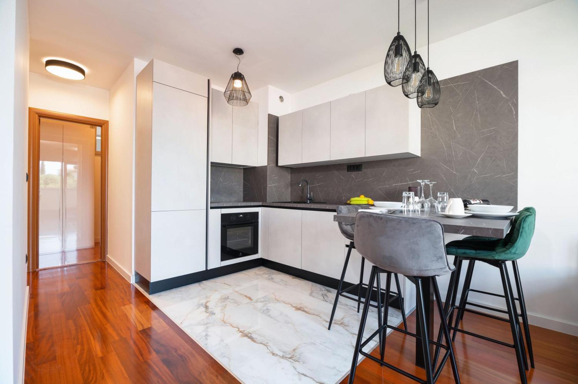 Apartman No 15 *